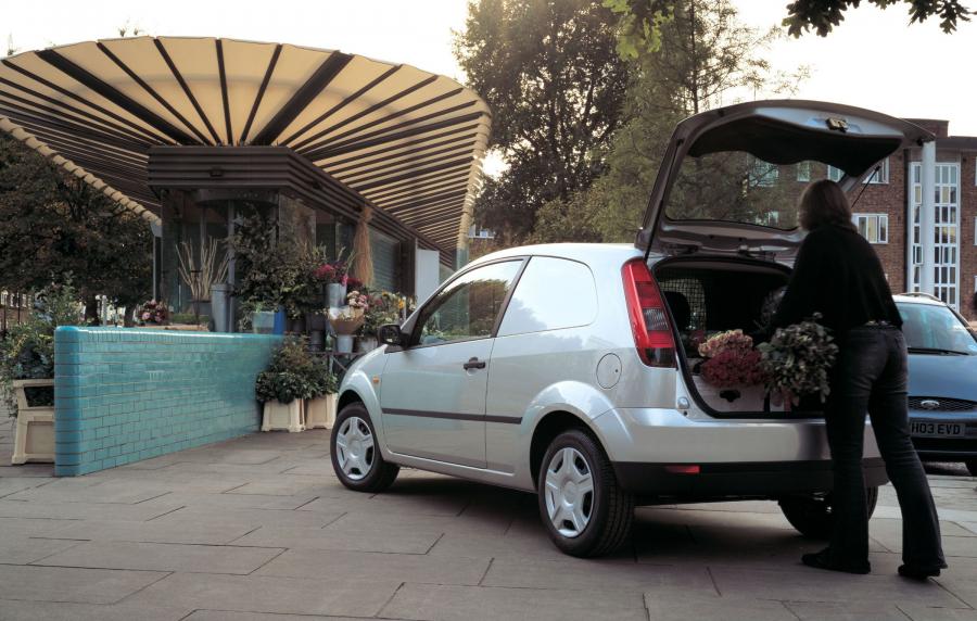  Ford Fiesta Van 2003 года  (фото 10 из 11)